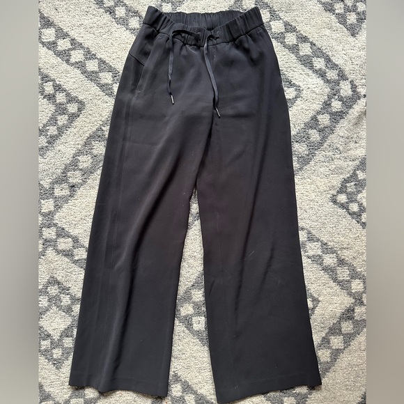 LULULEMON - size 4 wide leg pant no tag - Picture 1 of 4